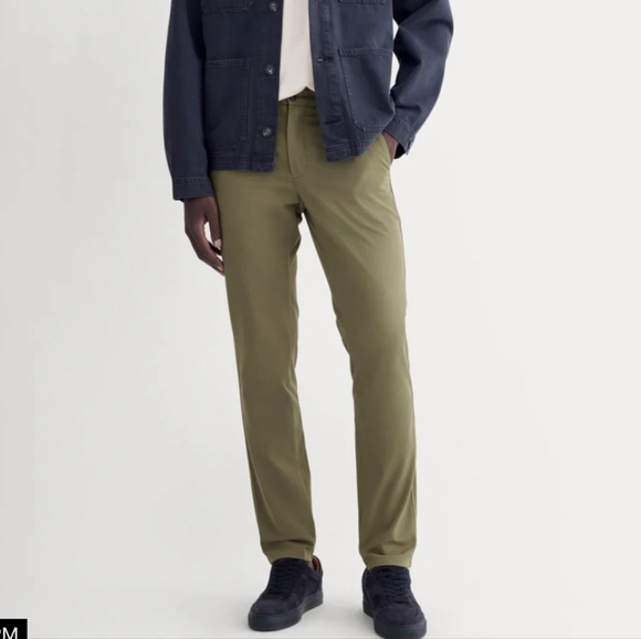 Everlane Slim Fit Performance Chino - Kalamata